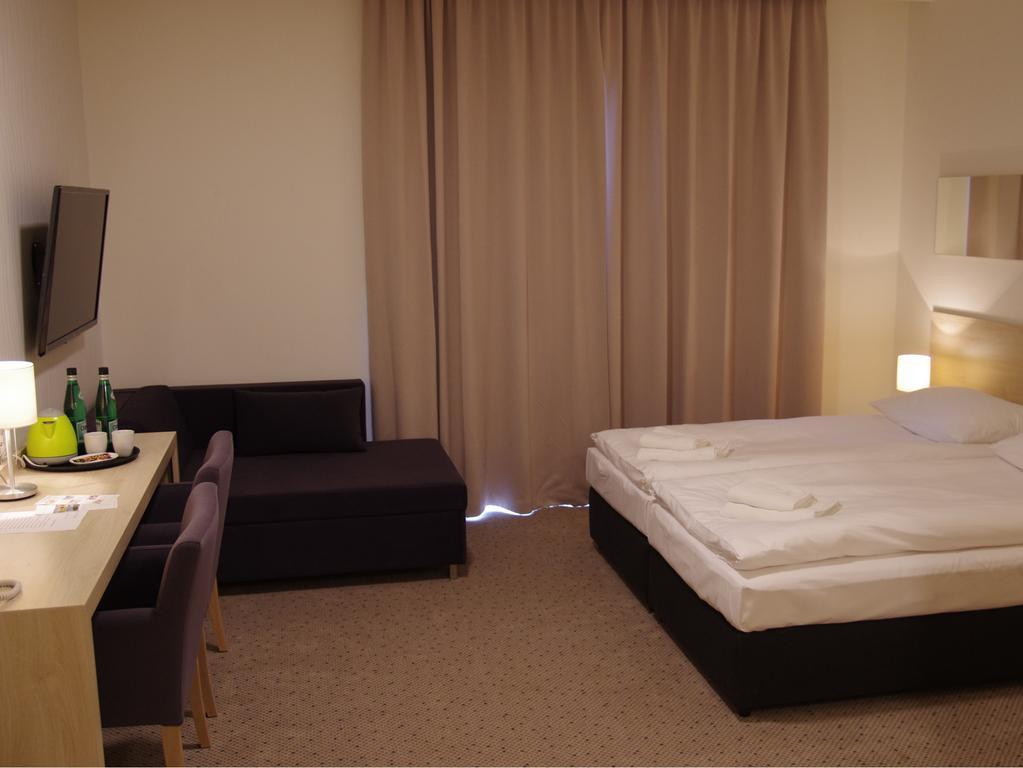 Hotel Uniejow Pokoj fotografie