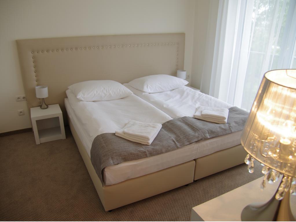 Hotel Uniejow Pokoj fotografie
